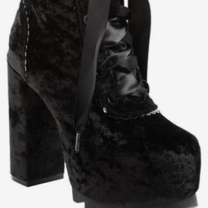 ISO killstar kiss me deadly platform boots size 6
